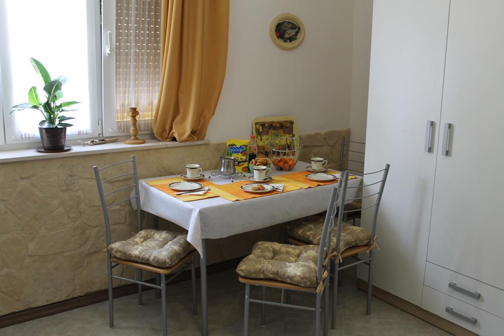 Apartment Devivi Adris Split Room photo